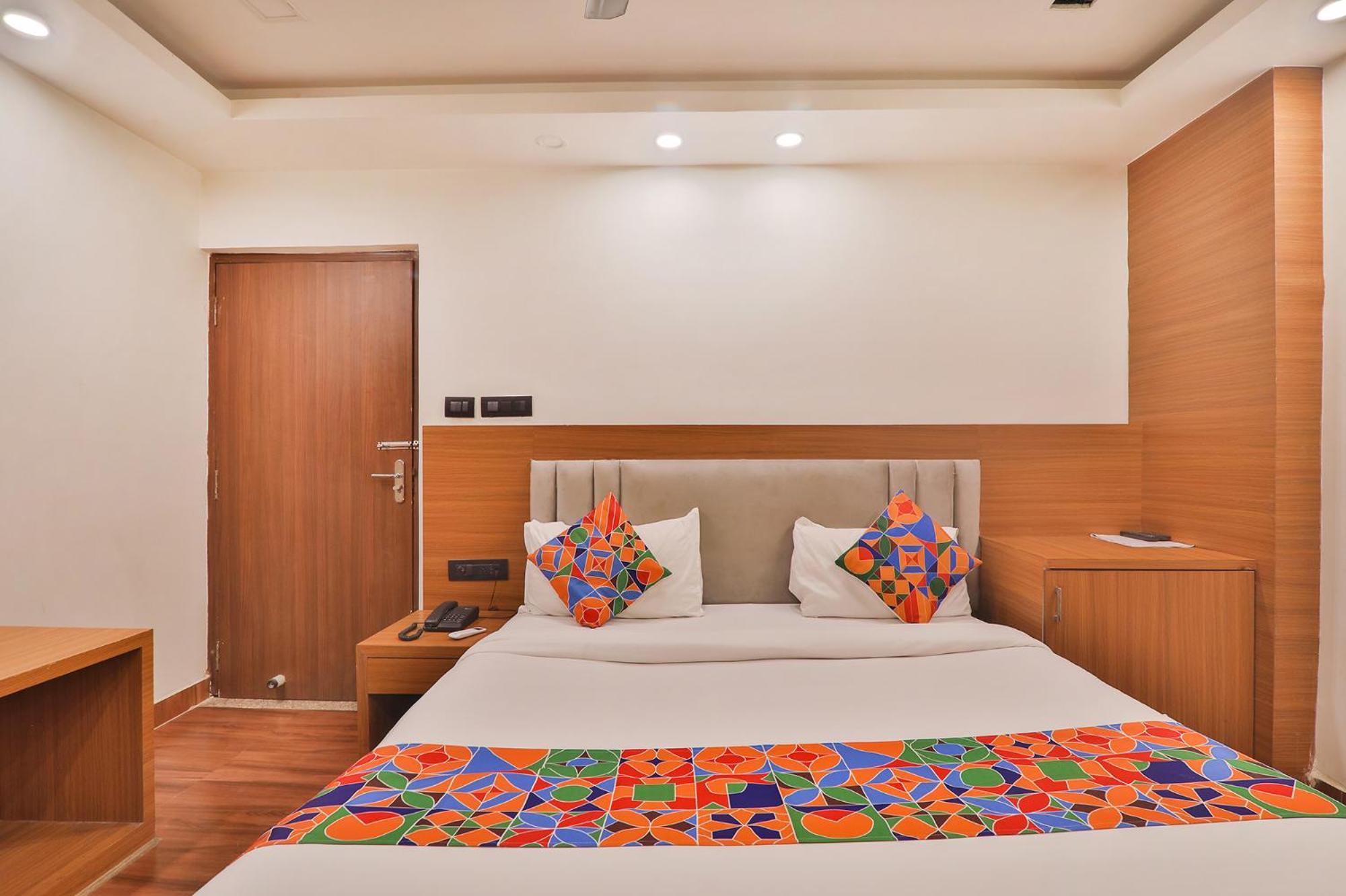 Fabhotel Shaurya Inn ลัคเนา ภายนอก รูปภาพ