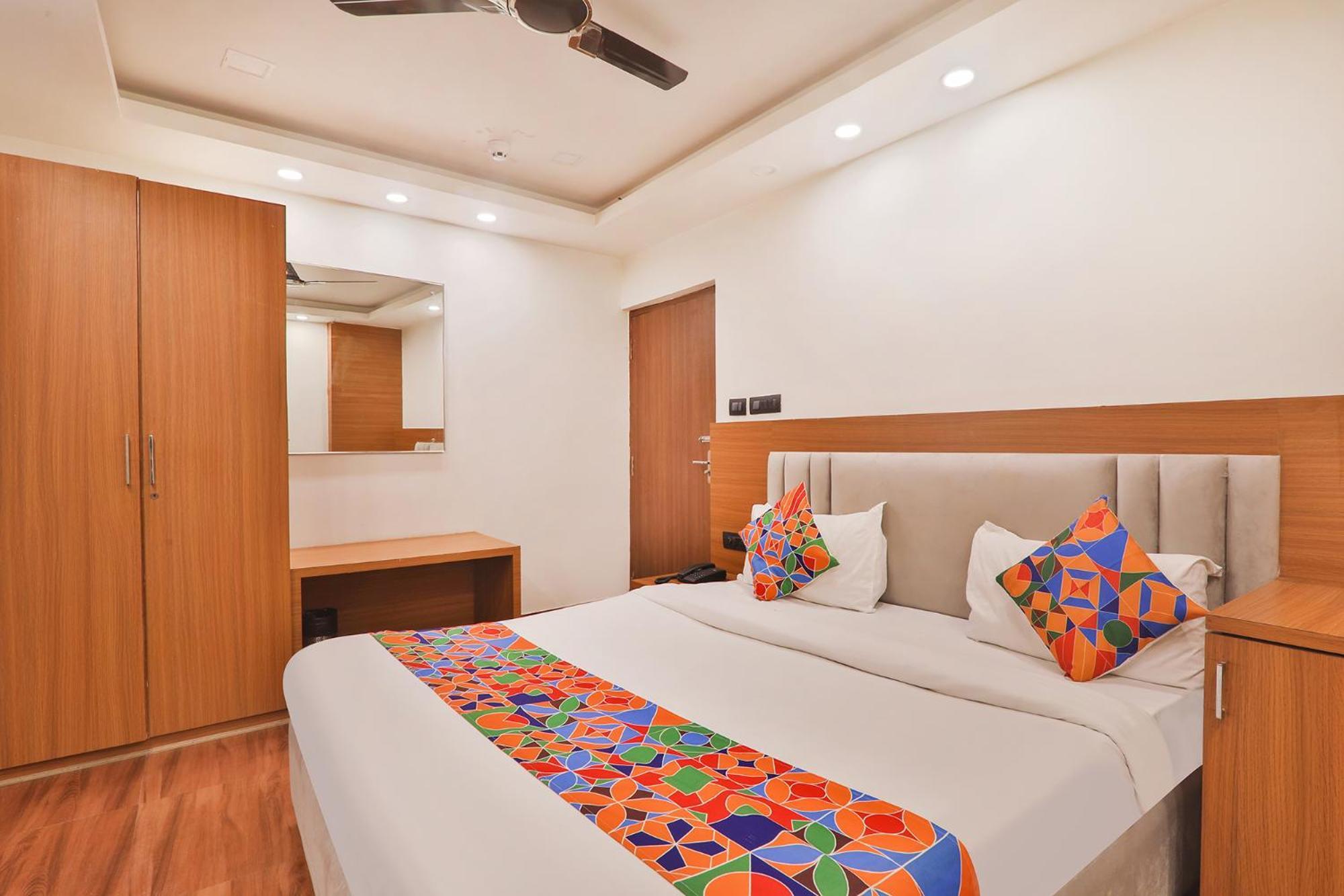Fabhotel Shaurya Inn ลัคเนา ภายนอก รูปภาพ