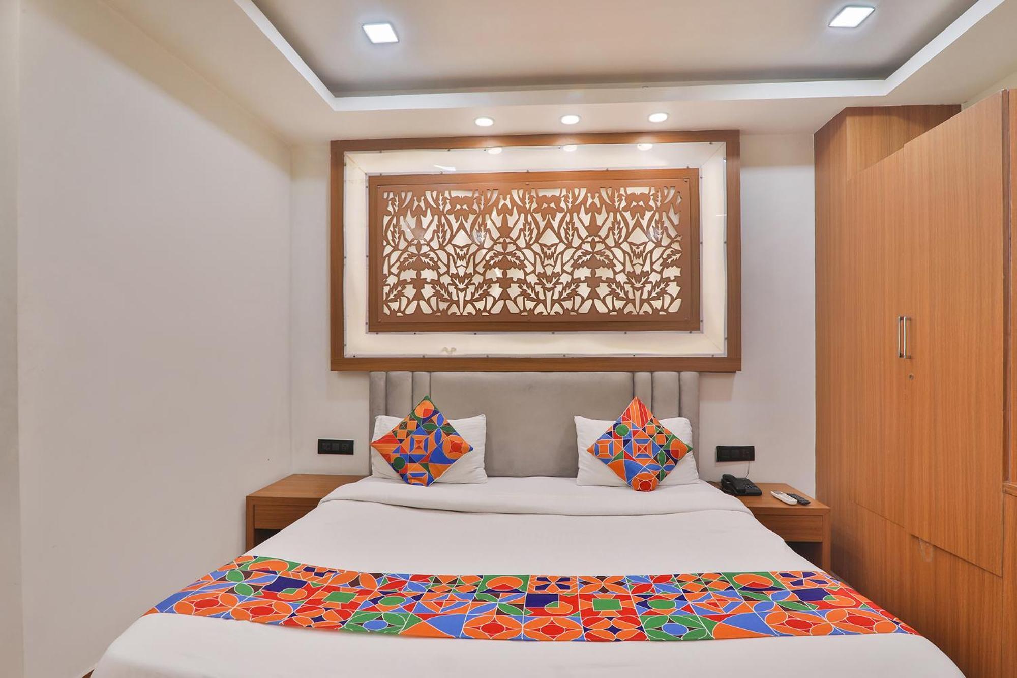 Fabhotel Shaurya Inn ลัคเนา ภายนอก รูปภาพ